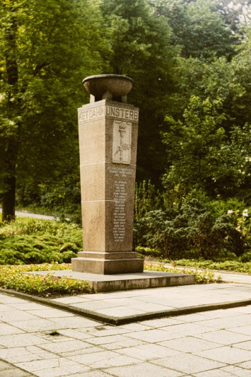 Thälmann - Park, Gedenkstein Opfer des Faschismus (1986)