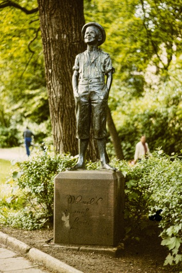 Thälmann - Park, Schusterjunge (1986)