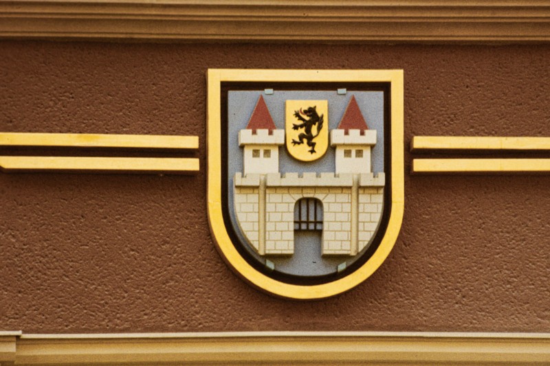 Haus der Werktätigen, Wappen, Nikolaistraße (1986)