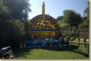 Wettkampf im Niedrigwasser der Ilm Wettkampf im Niedrigwasser der Ilm