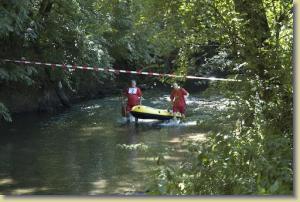 Wettkampf im Niedrigwasser der Ilm