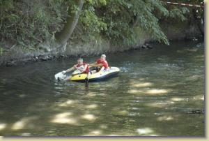 Wettkampf im Niedrigwasser der Ilm