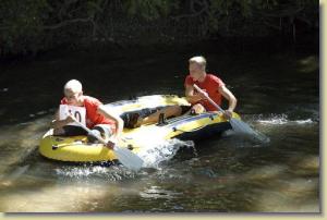 Wettkampf im Niedrigwasser der Ilm