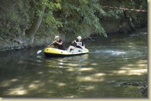 Wettkampf im Niedrigwasser der Ilm