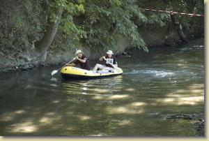Wettkampf im Niedrigwasser der Ilm Wettkampf im Niedrigwasser der Ilm