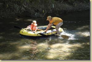 Wettkampf im Niedrigwasser der Ilm