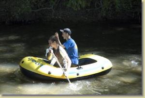 Wettkampf im Niedrigwasser der Ilm