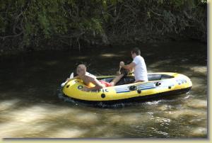 Wettkampf im Niedrigwasser der Ilm