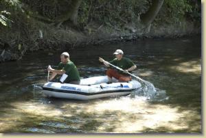 Wettkampf im Niedrigwasser der Ilm