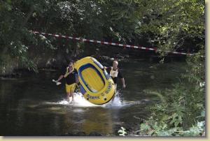 Wettkampf im Niedrigwasser der Ilm