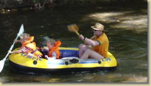 Wettkampf im Niedrigwasser der Ilm