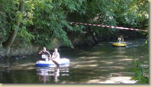 Wettkampf im Niedrigwasser der Ilm