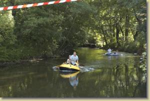 Wettkampf im Niedrigwasser der Ilm