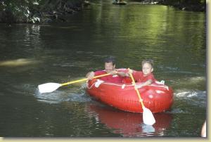 Wettkampf im Niedrigwasser der Ilm