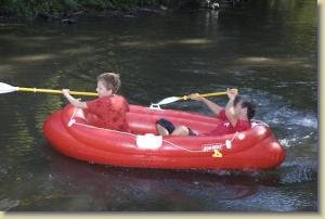 Wettkampf im Niedrigwasser der Ilm