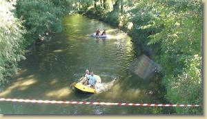 Wettkampf im Niedrigwasser der Ilm