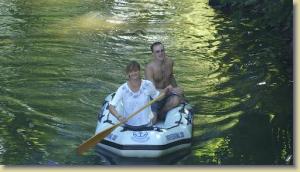 Wettkampf im Niedrigwasser der Ilm Wettkampf im Niedrigwasser der Ilm