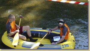 Wettkampf im Niedrigwasser der Ilm