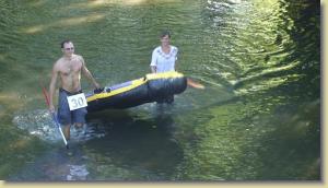 Wettkampf im Niedrigwasser der Ilm