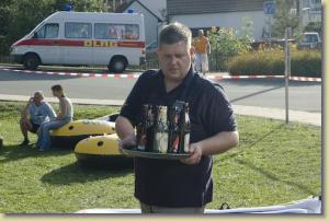 Wettkampf im Niedrigwasser der Ilm Wettkampf im Niedrigwasser der Ilm
