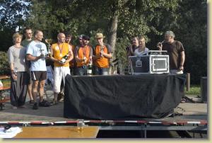 Wettkampf im Niedrigwasser der Ilm Wettkampf im Niedrigwasser der Ilm