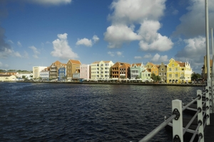 1920-D003-20180211_231639003