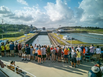 Panama Kanal - vollständiger Transit durch die neuen Schleusen