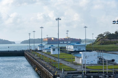 Panama Kanal - vollständiger Transit durch die neuen Schleusen