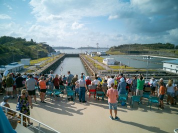 Panama Kanal - vollständiger Transit durch die neuen Schleusen