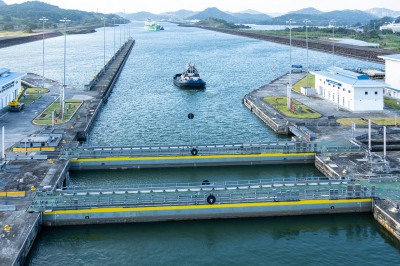 Panama Kanal - vollständiger Transit durch die neuen Schleusen