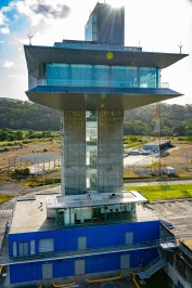 Panama Kanal - vollständiger Transit durch die neuen Schleusen