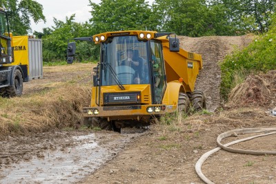 Die Betriebe des Gewerbegebietes haben zum Tag der offenen Tür eingeladen Die Betriebe des Gewerbegebietes haben zum Tag der offenen Tür eingeladen