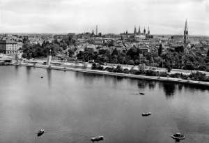 Deutschland-Merseburg-Dom-Gotthardteich-Schloss-Stadtkirche-A276-B