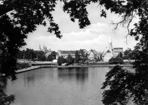 Deutschland-Merseburg-Dom-Gotthardteich-Stadtkirche-A280-B