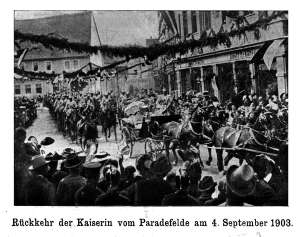 Deutschland-Merseburg-Rueckkehr-der-Kaiserin-vom-Paradefeld-A246-B