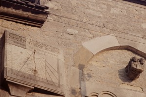 Peter und Pauls Kloster - Sonnenuhr und Peter und Paul Stein (1974)