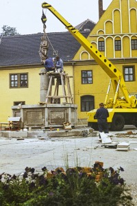 westliche Burgstraße Brunnenfigur aufgesetzt (1981)