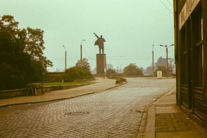 Gotthardstraße-Nordseite-Lenindenkmal von Ost nach West (1980)